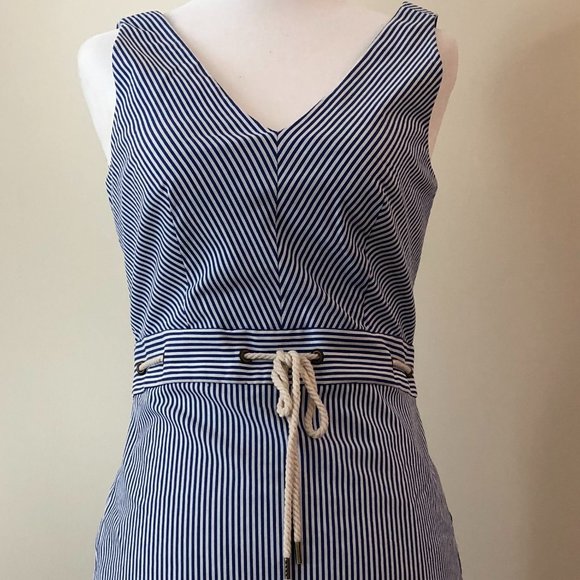 DOUBLE V-NECK DRESS IN STRETCH SEERSUCKER - Picture 2 of 3